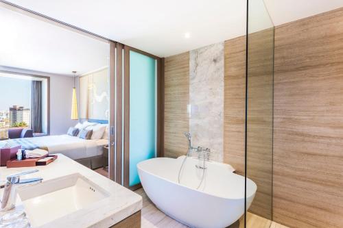 Business King Room - Top Floor