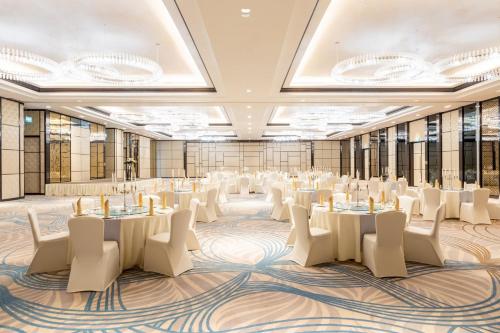 399037754 Crowne Plaza Vientiane by IHG