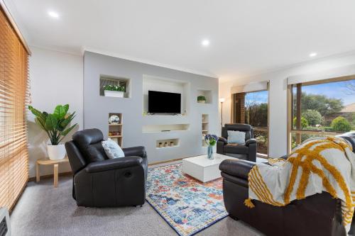 Woodgrove Penthouse - 36 min drive to MEL airport Melton