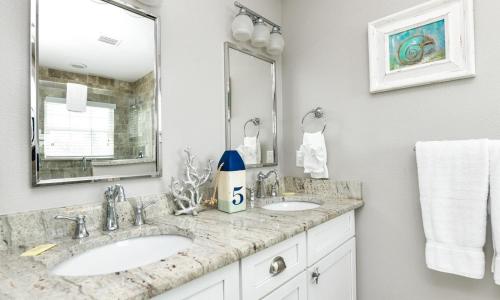 Gulf View Beach House by AMI Locals - image 3
