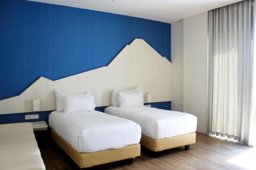 2 twin beds