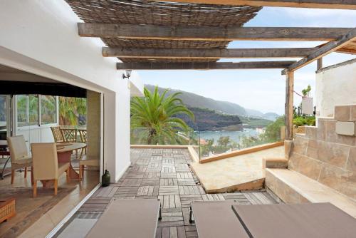 Superior One-Bedroom Apartment with Balcony