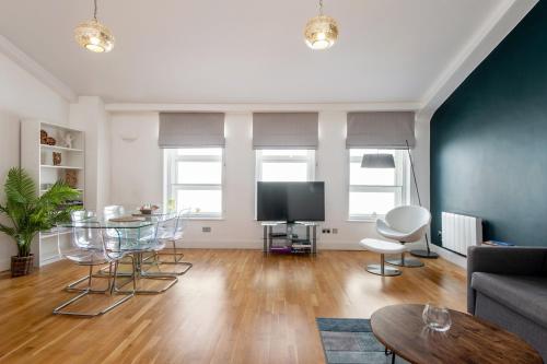 Mulberry North Penthouse - main image
