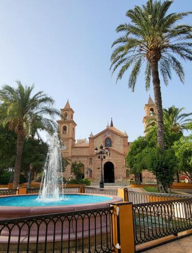 Lovely Big 2-Bed Apartment in Torrevieja- sea view
