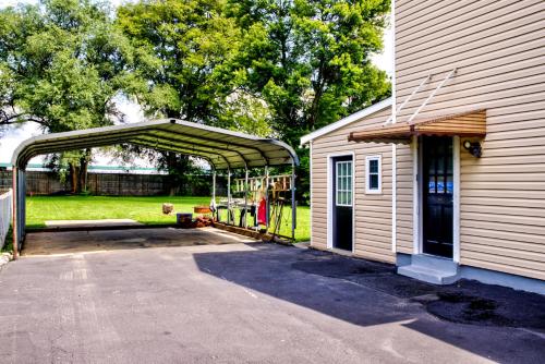 Great Location-5 Bd/3 Ba-Near Expo/UL/Fair/YUM/Zoo in Louisville, USA