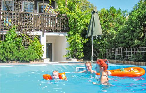 3 Bedroom Beautiful Home In Lubiecin
