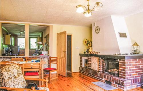 3 Bedroom Beautiful Home In Lubiecin
