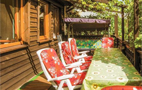 Viesnīcas āriene, 3 Bedroom Beautiful Home In Lubiecin in Lubiecin