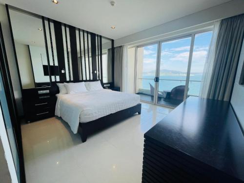 The Costa NT Apartment Sea View