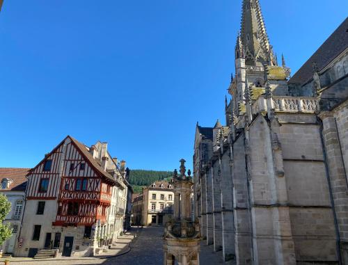 Suite avec Spa Quartier Cathédrale (Suite avec Spa Quartier Cathedrale) in 歐坦