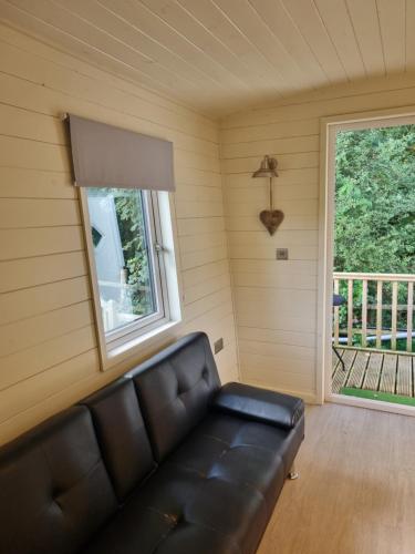 Glamping Hut - Riverview 4 Glamping Hut - Riverview 4