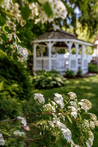 Westbrook Inn Bed and Breakfast - image 2