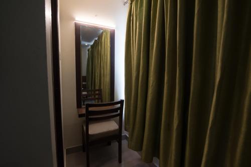 Deluxe Double Room image 2