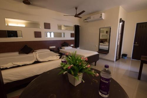 Deluxe Triple Room image 5