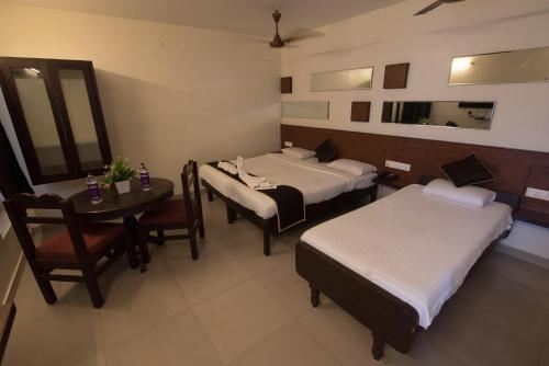 Deluxe Triple Room image 6
