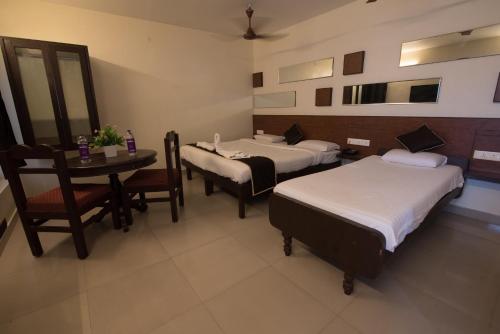 Deluxe Triple Room image 7