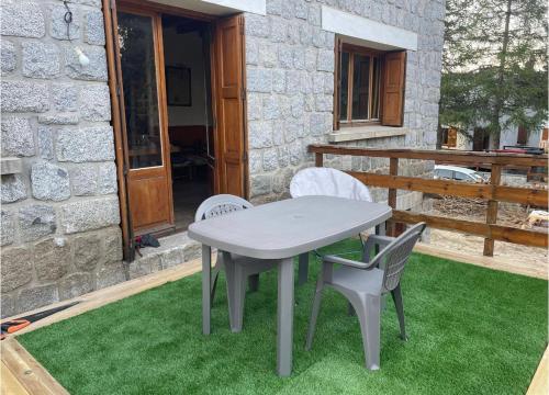 Maison dans la forêt de Bolquère, avec jardin.