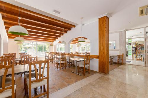 Mariners Club - image 13
