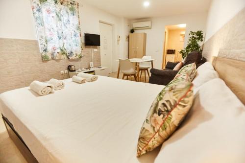Charming House - Calm and comfort in the center, Seville (photo 9)