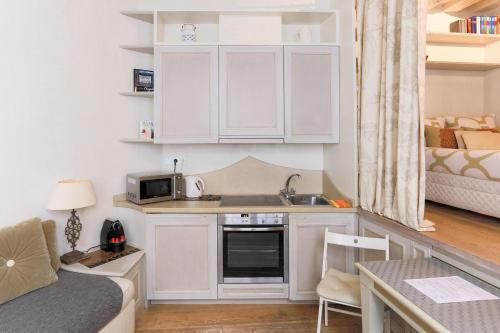 Louvre Charmant Studio - image 6