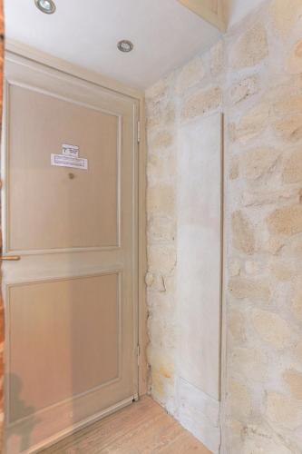 Louvre Charmant Studio - image 13