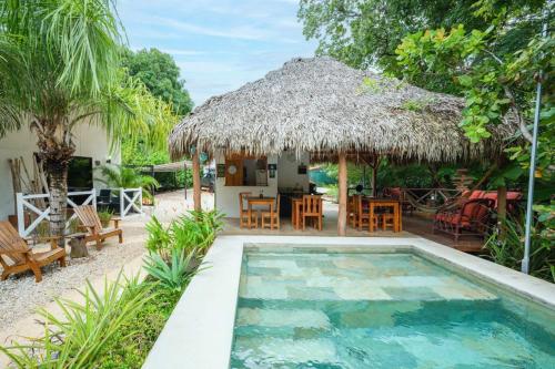 Casa Antema Tamarindo, maison luxe, piscine, jungle, yoga, gym in Városközpont