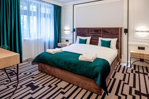 Hotel Carolin Room Type - Queen Room