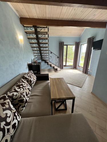 Gostynna sadyba Kit Bayun in Teterivka