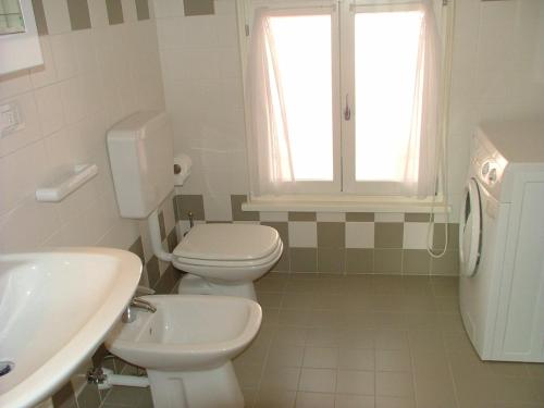 Two-Bedroom Apartment image 4