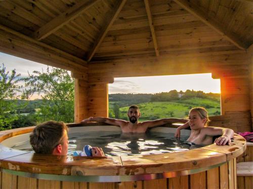 Chez "hygge en périgord" - villa ''Maeltri'' et gîte ''Intimité'' avec piscine et SPA