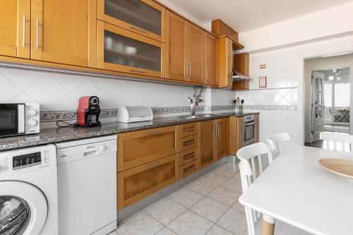 مطبخ, Casa da Marginal in Peniche City Center