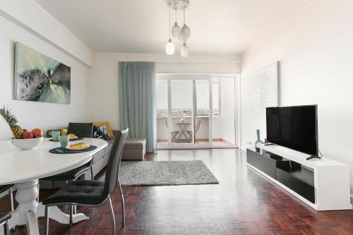 صالة مشتركة/ منطقة التلفزيون, Casa da Marginal in Peniche City Center