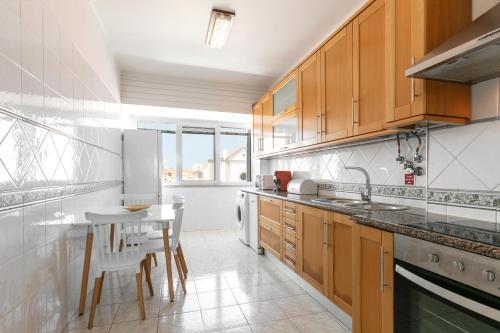 مطبخ, Casa da Marginal in Peniche City Center