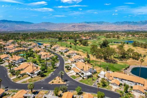 外部景觀, Desert Falls Resort Villa w/ Golf & Mountain views! in 棕櫚沙漠