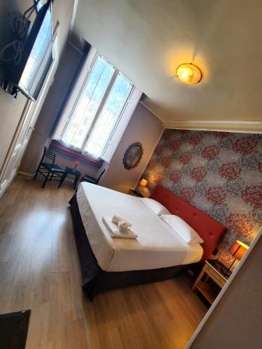 Hotel Fedora, Florencie