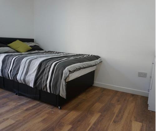 Dewsbury Town Centre Apartment