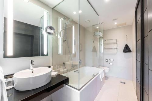 Premium Room with Park View image 4