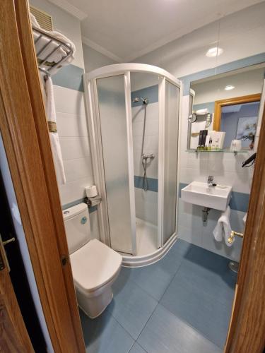 Double Room image 8