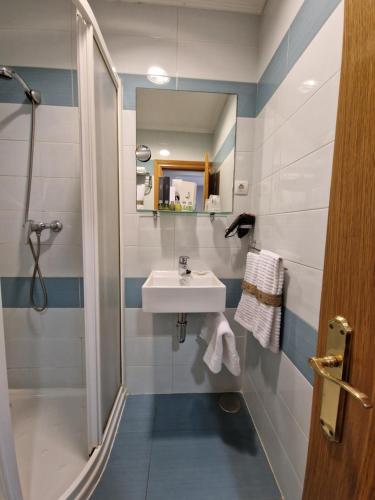 Double Room image 9