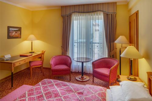 room detail thumbnail 1