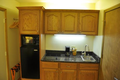 Queen Room with Kitchenette