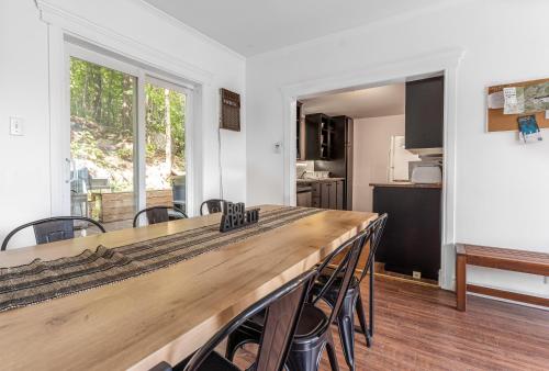 Einrichtungen, Chalet Le Cozy hot tub Lakeview beach access full of near by activities (Rustic Chalet Le Cozy hot tub Lakeview - Ski - Tubing- Familizoo - spa - full of near by activities ) in Longueuil (QC)