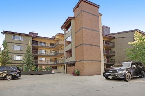 Powderhorn Corner - image 13