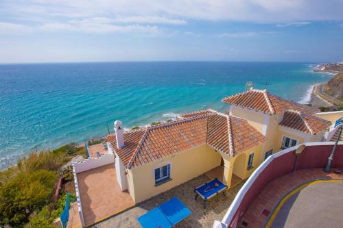 Five-Bedroom Villa image 4