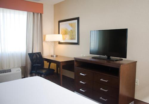 Holiday Inn Express Hotel & Suites Watertown - Thousand Islands, an IHG Hotel