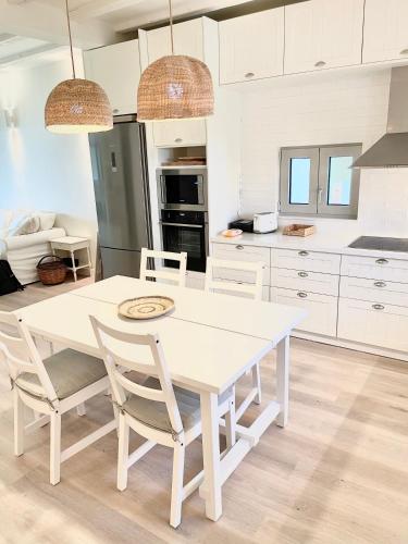 Architect designed house with pool and private beach, Eretria (foto 8)
