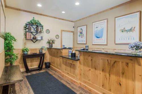 Best Western Tyrolean Lodge - image 9
