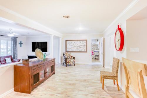 Sunny Highfield Drive in Clearwater, USA
