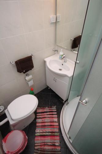 Two-Bedroom Holiday Home image 8