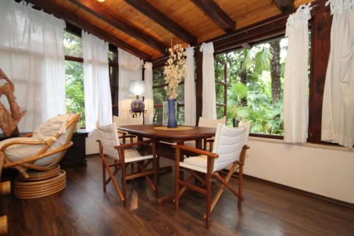 Two-Bedroom Holiday Home image 3